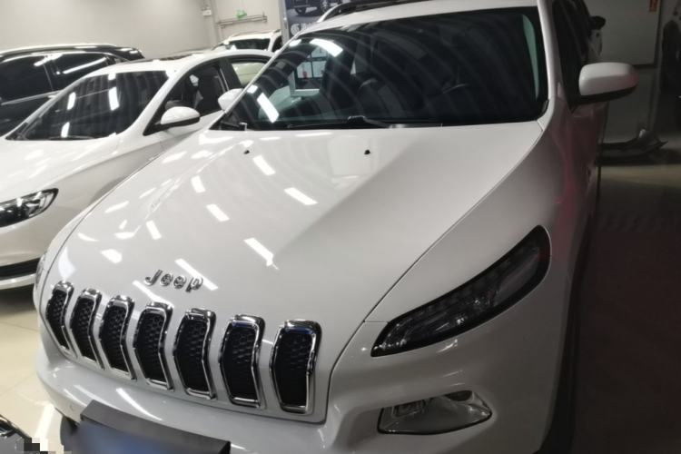 Used Jeep Cherokee 2016 2.4L Professional Edition Front