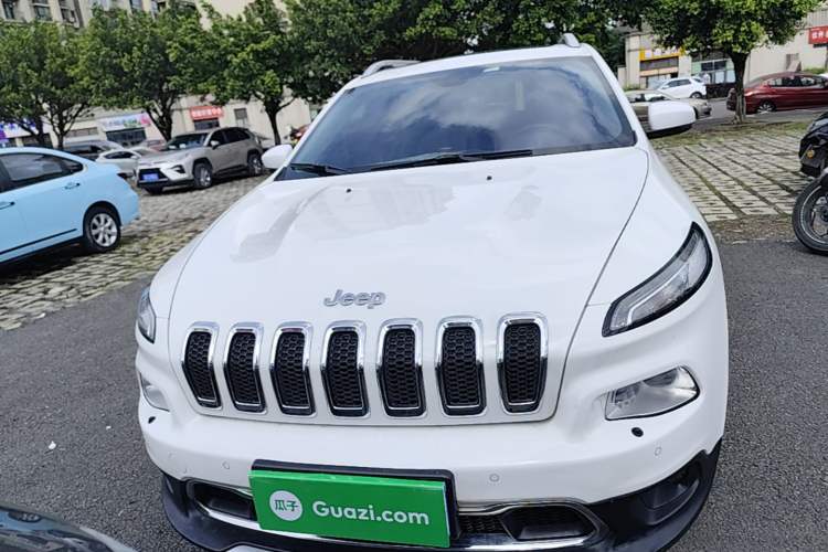 Used Jeep Cherokee 2016 2.4L Superior Edition Front