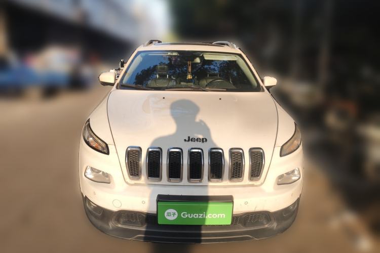 Used Jeep Cherokee 2016 2.0L Superior Edition Front