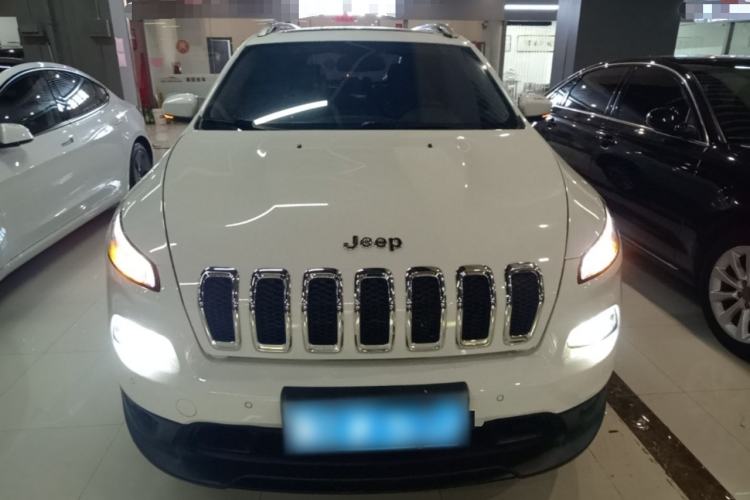 Used Jeep Cherokee 2016 2.4L Leading Smart Version Front