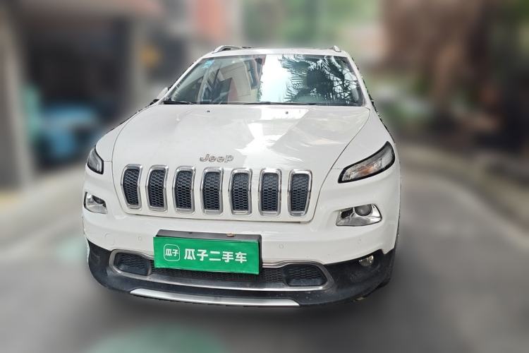 Used Jeep Cherokee 2016 2.4L Professional Edition Front