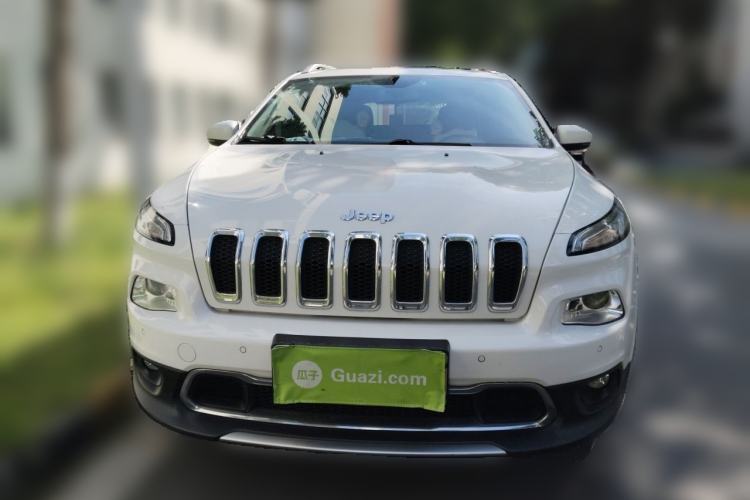Used Jeep Cherokee 2016 2.4L Professional Smart Version Front