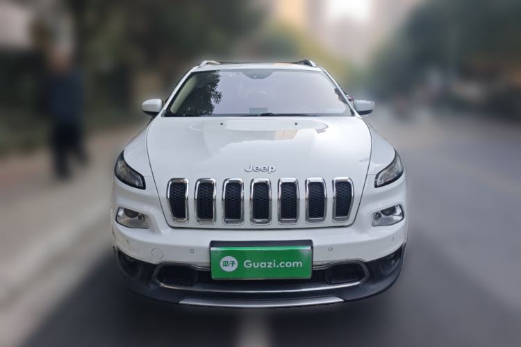 Used Jeep Cherokee 2016 2.4L Professional Smart Version Front