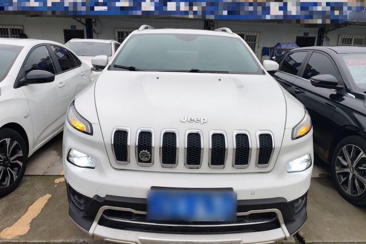 Used Jeep Cherokee 2016 2.4L Professional Edition Front