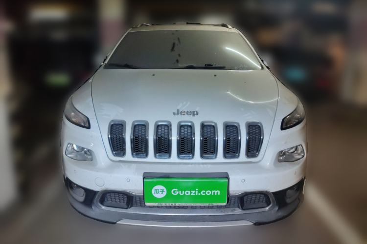 Used Jeep Cherokee 2016 2.4L Professional Smart Version Front