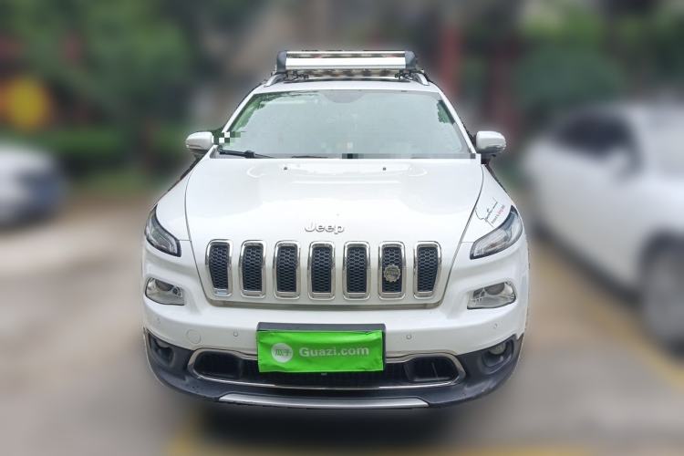 Used Jeep Cherokee 2016 2.4L Professional Smart Version Front