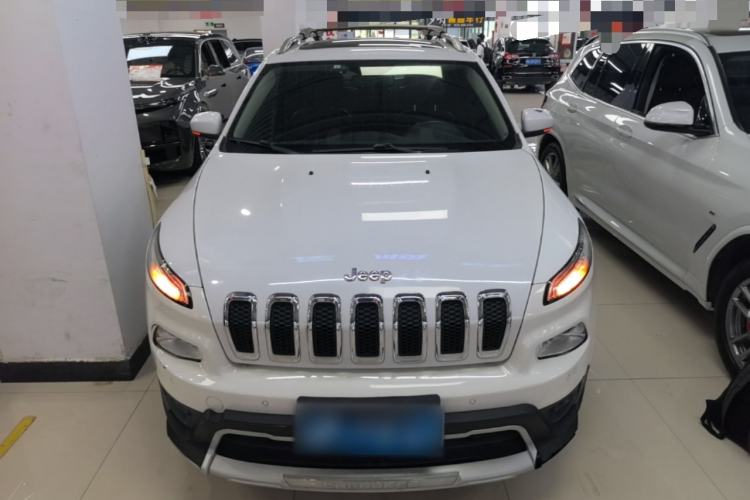 Used Jeep Cherokee 2016 2.0L Superior Edition Front