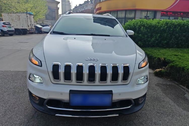 Used Jeep Cherokee 2016 2.4L Leading Smart Version Front