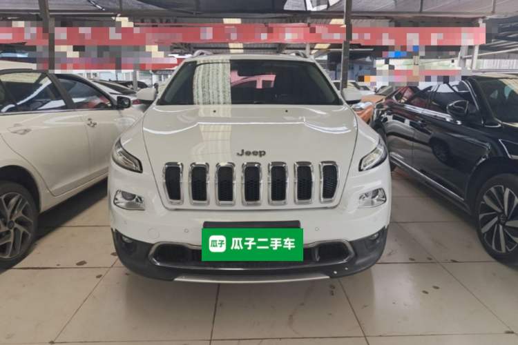 Used Jeep Cherokee 2016 2.4L Professional Edition Front