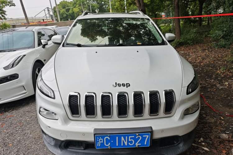 Used Jeep Cherokee 2016 2.0L Superior Edition Front