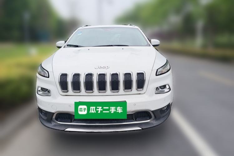 Used Jeep Cherokee 2016 2.4L Professional Edition Front