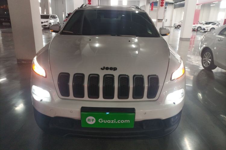 Used Jeep Cherokee 2016 2.4L Superior Edition Front