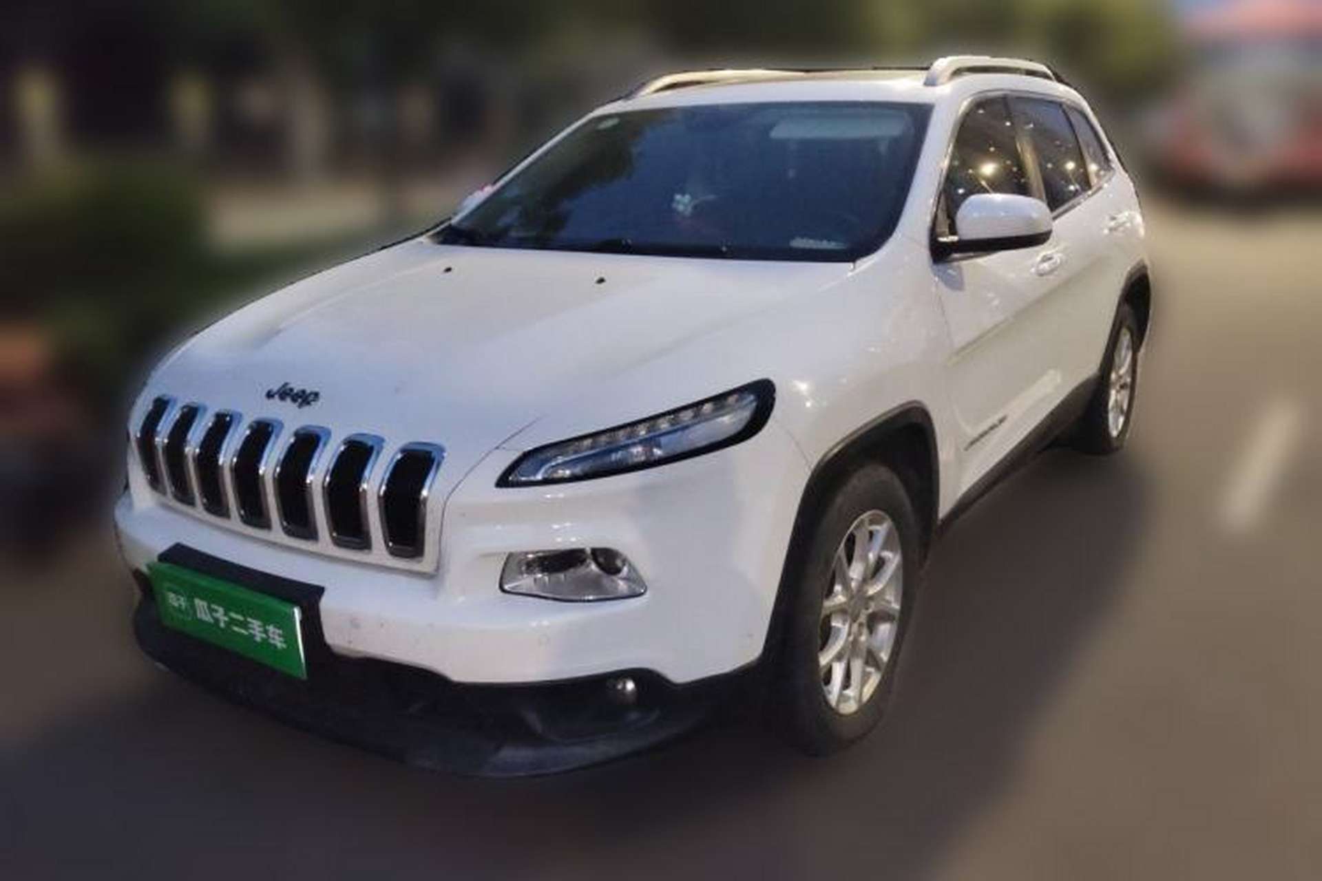 Used Jeep Cherokee 2016 2.0L Superior Edition Front Left 45 Deg