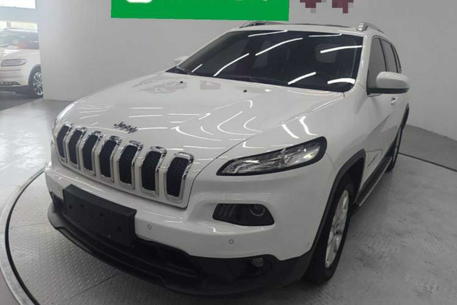 Used Jeep Cherokee 2016 2.4L Leading Edition Front Left 45 Deg