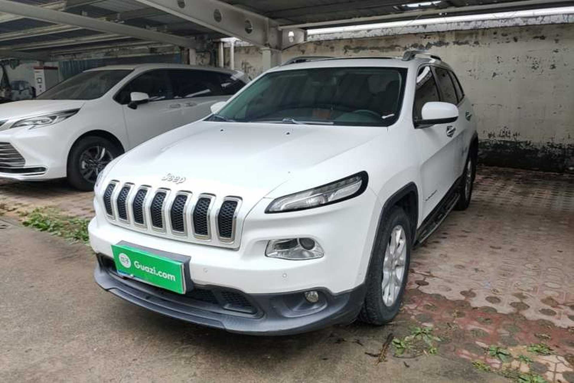 Used Jeep Cherokee 2016 2.0L Leading Edition Front Left 45 Deg