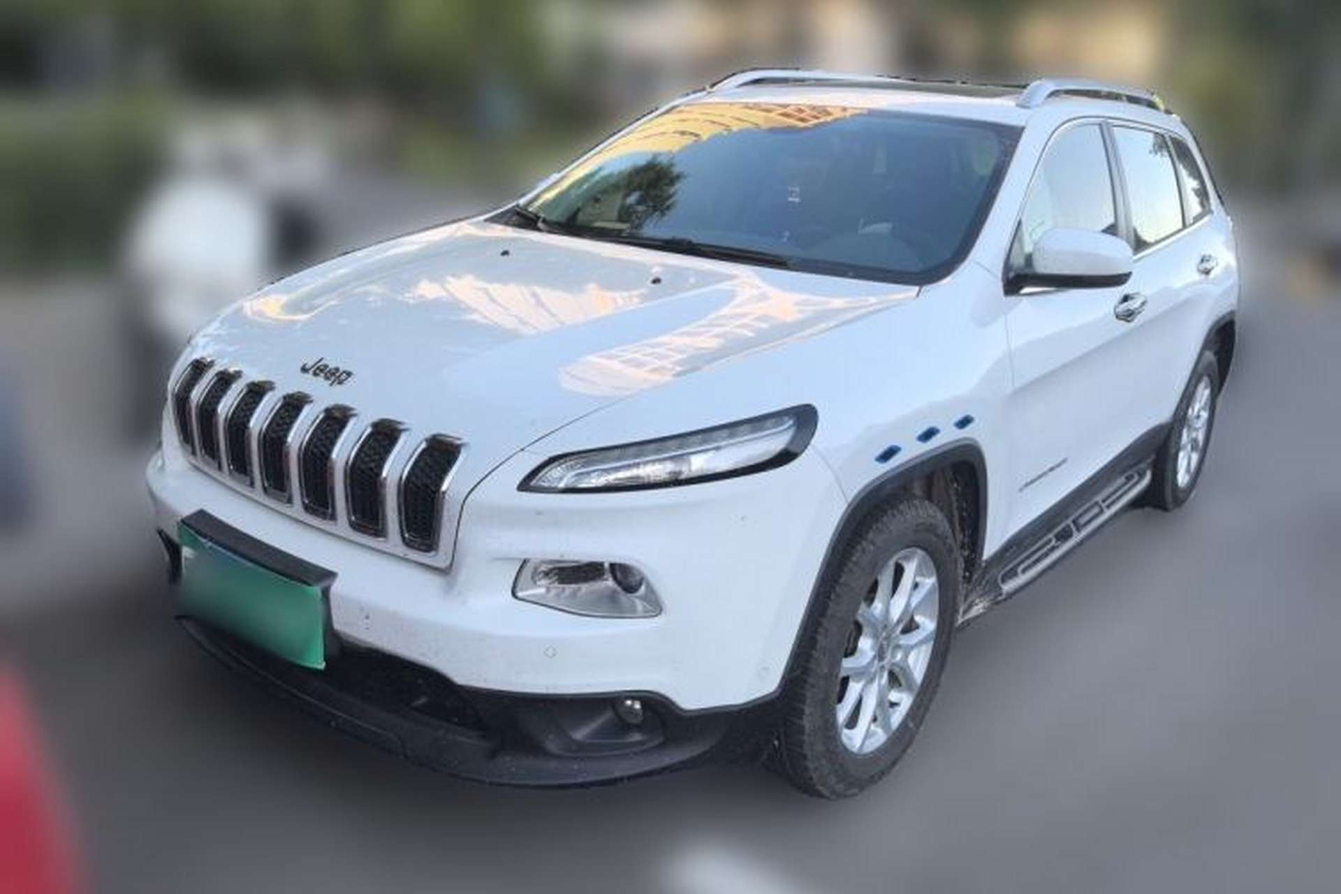 Used Jeep Cherokee 2016 2.0L Superior Edition Front Left 45 Deg