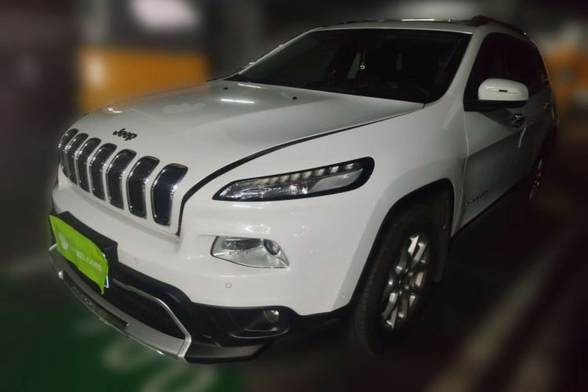 Used Jeep Cherokee 2016 2.4L Leading Edition Front Left 45 Deg