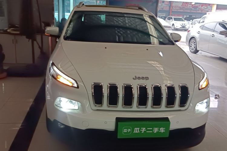 Used Jeep Cherokee 2016 2.0L Superior Edition Front