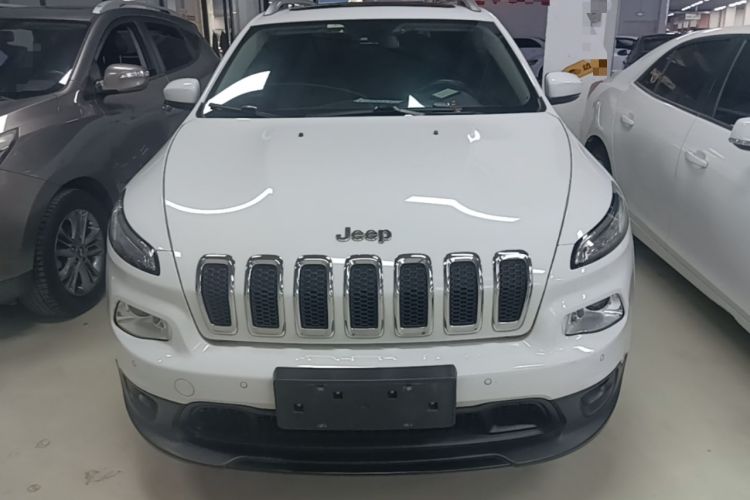 Used Jeep Cherokee 2016 2.0L Superior Edition Front