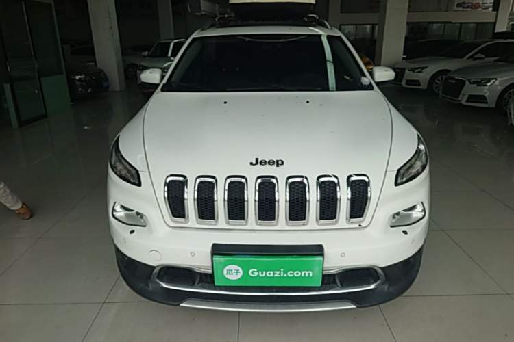 Used Jeep Cherokee 2016 2.4L Superior Edition Front