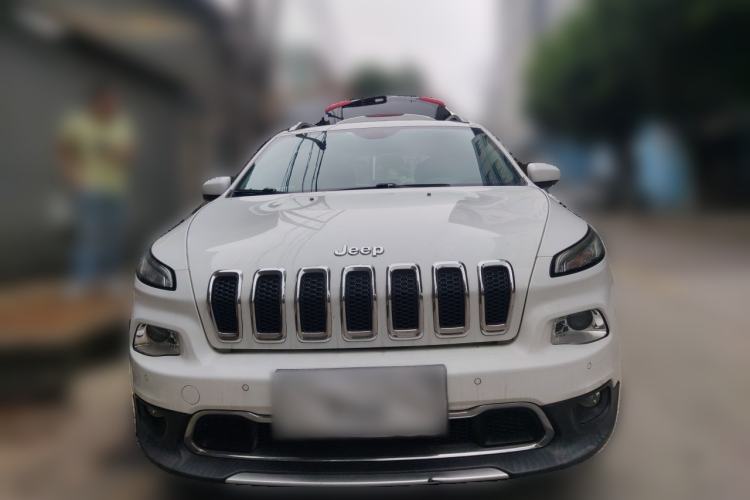 Used Jeep Cherokee 2016 2.4L Professional Smart Version Front