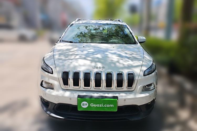 Used Jeep Cherokee 2016 2.0L Superior Edition Front