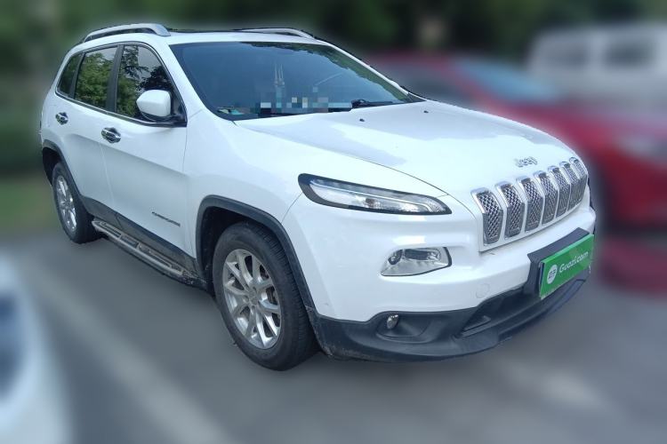 Used Jeep Cherokee 2016 2.4L Leading Smart Version Front Right 45 Deg