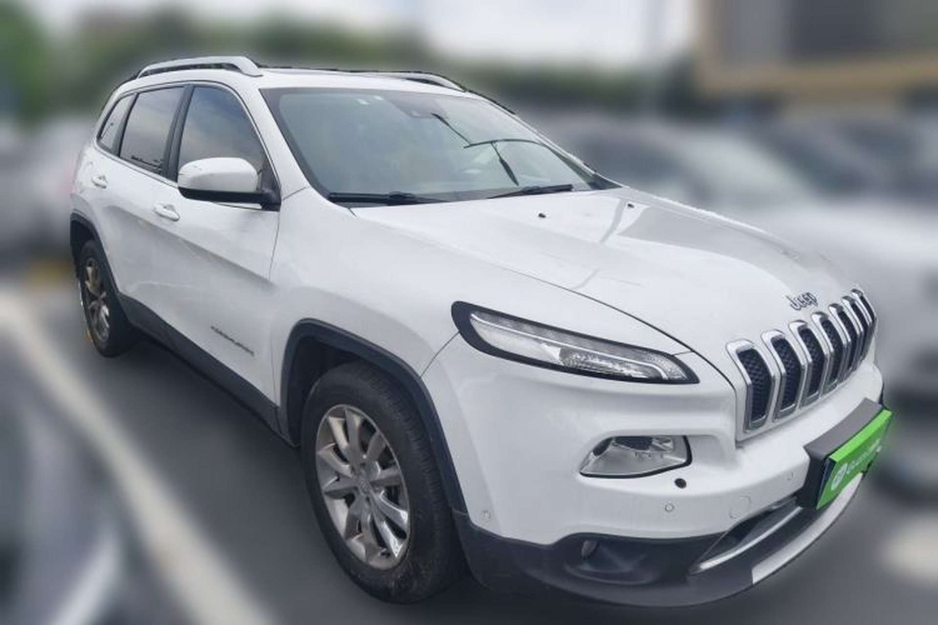 Used Jeep Cherokee 2016 2.4L All-in-One Edition Front Right 45 Deg