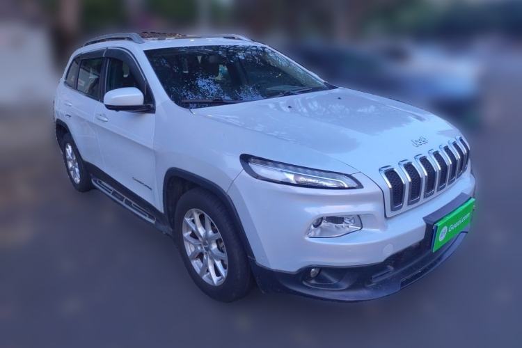 Used Jeep Cherokee 2016 2.4L Leading Edition Front Right 45 Deg