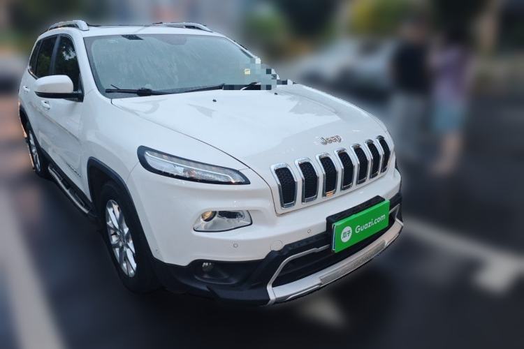 Used Jeep Cherokee 2016 2.4L Leading Edition Front Right 45 Deg