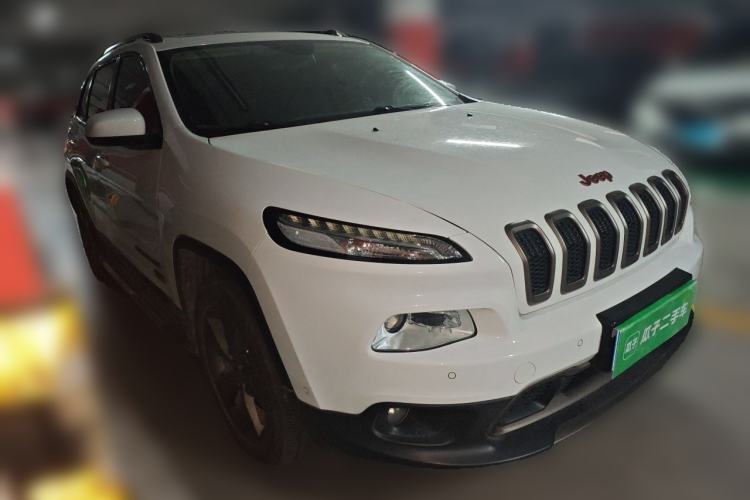 Used Jeep Cherokee 2016 2.4L 75th Anniversary Edition Front Right 45 Deg
