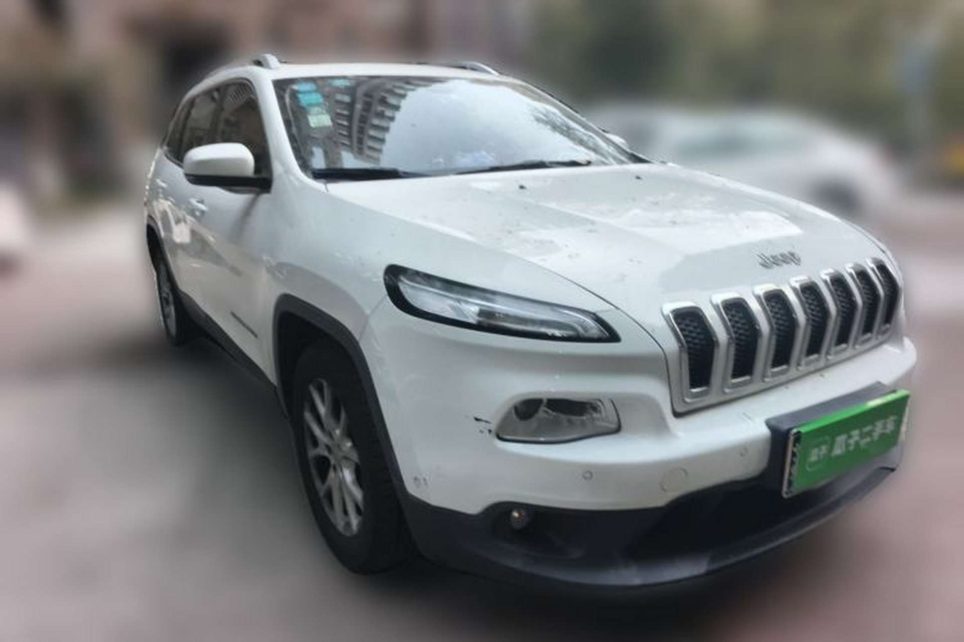 Used Jeep Cherokee 2016 2.0L Superior Edition Front Right 45 Deg
