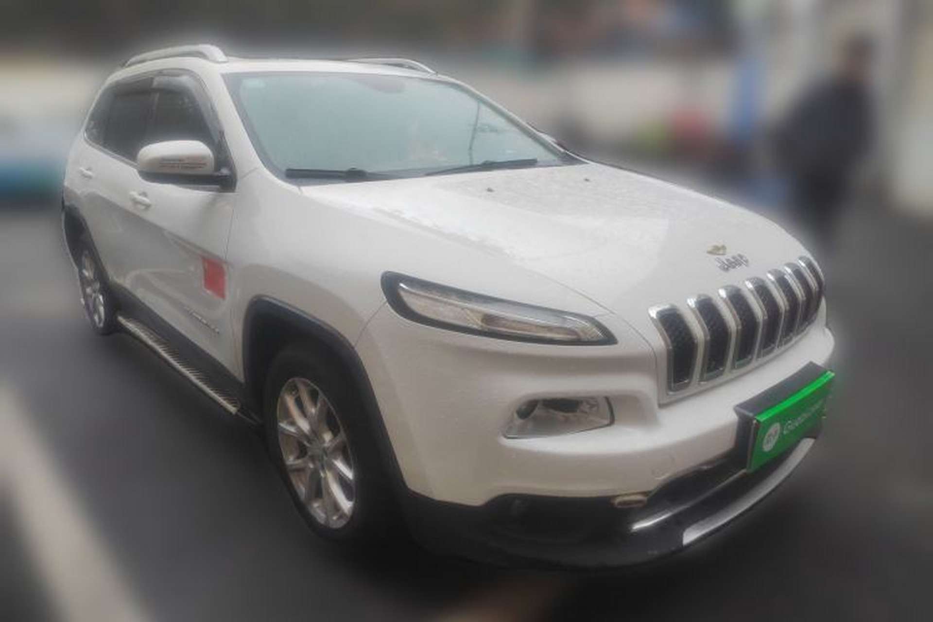 Used Jeep Cherokee 2016 2.0L Superior Edition Front Right 45 Deg