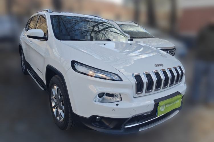 Used Jeep Cherokee 2016 2.4L All-in-One Edition Front Right 45 Deg