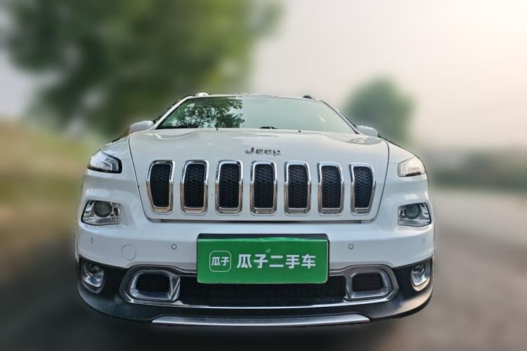 Used Jeep Cherokee 2016 2.4L Professional Edition Front
