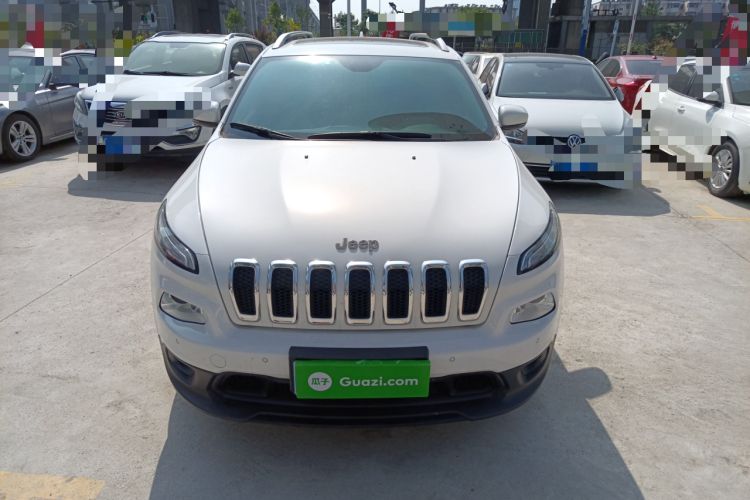 Used Jeep Cherokee 2016 2.0L Superior Edition Front
