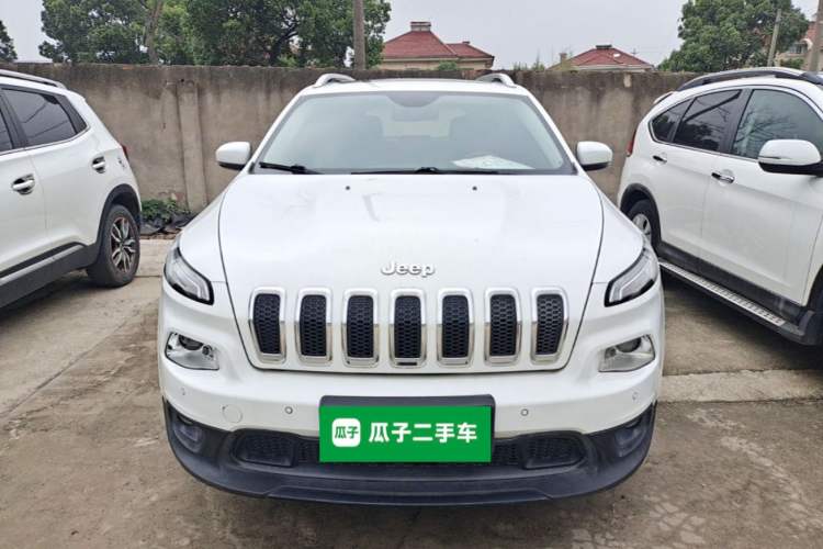 Used Jeep Cherokee 2016 2.0L Superior Edition Front