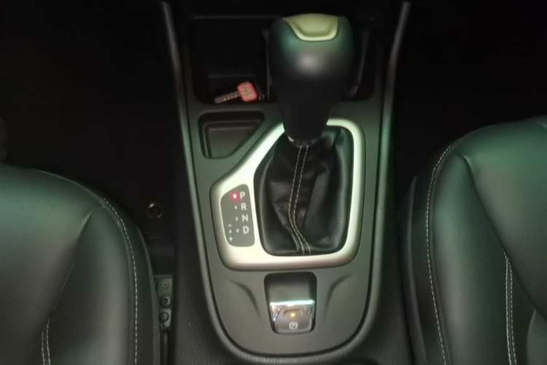 Used Jeep Cherokee 2016 2.0L Superior Edition Gear Lever