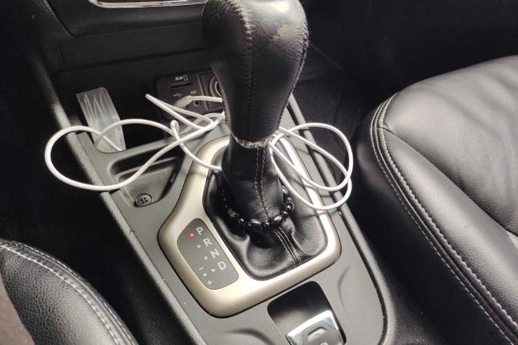 Used Jeep Cherokee 2016 2.0L Smart Version Gear Lever