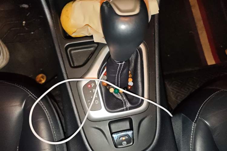 Used Jeep Cherokee 2016 2.4L Leading Edition Gear Lever