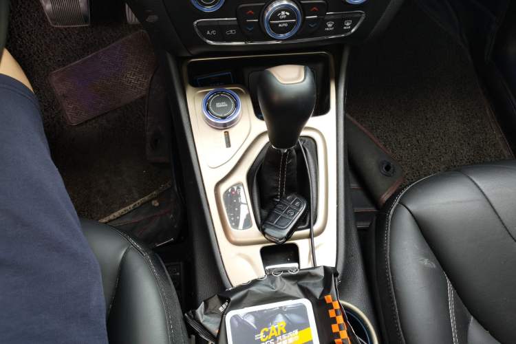 Used Jeep Cherokee 2016 2.4L Professional Smart Version Gear Lever