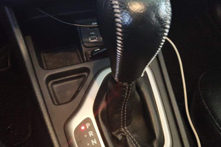 Used Jeep Cherokee 2016 2.4L Leading Smart Version Gear Lever