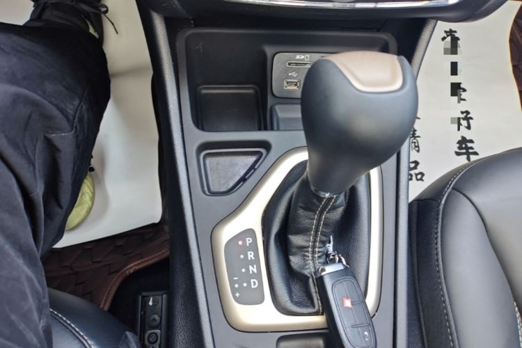 Used Jeep Cherokee 2016 2.4L Leading Smart Version Gear Lever