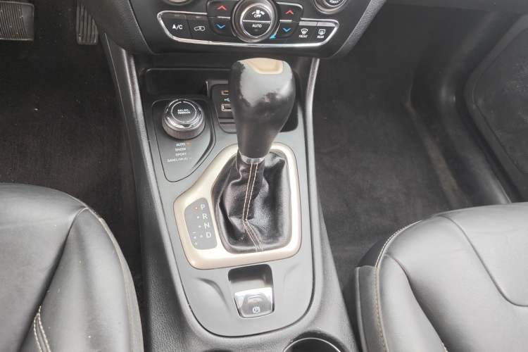 Used Jeep Cherokee 2016 2.4L Superior Edition Gear Lever