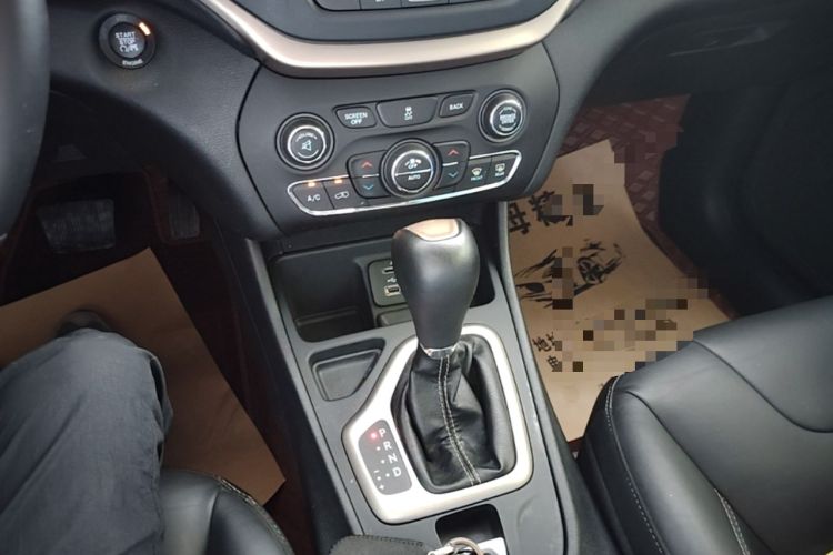 Used Jeep Cherokee 2016 2.0L Superior Edition Gear Lever