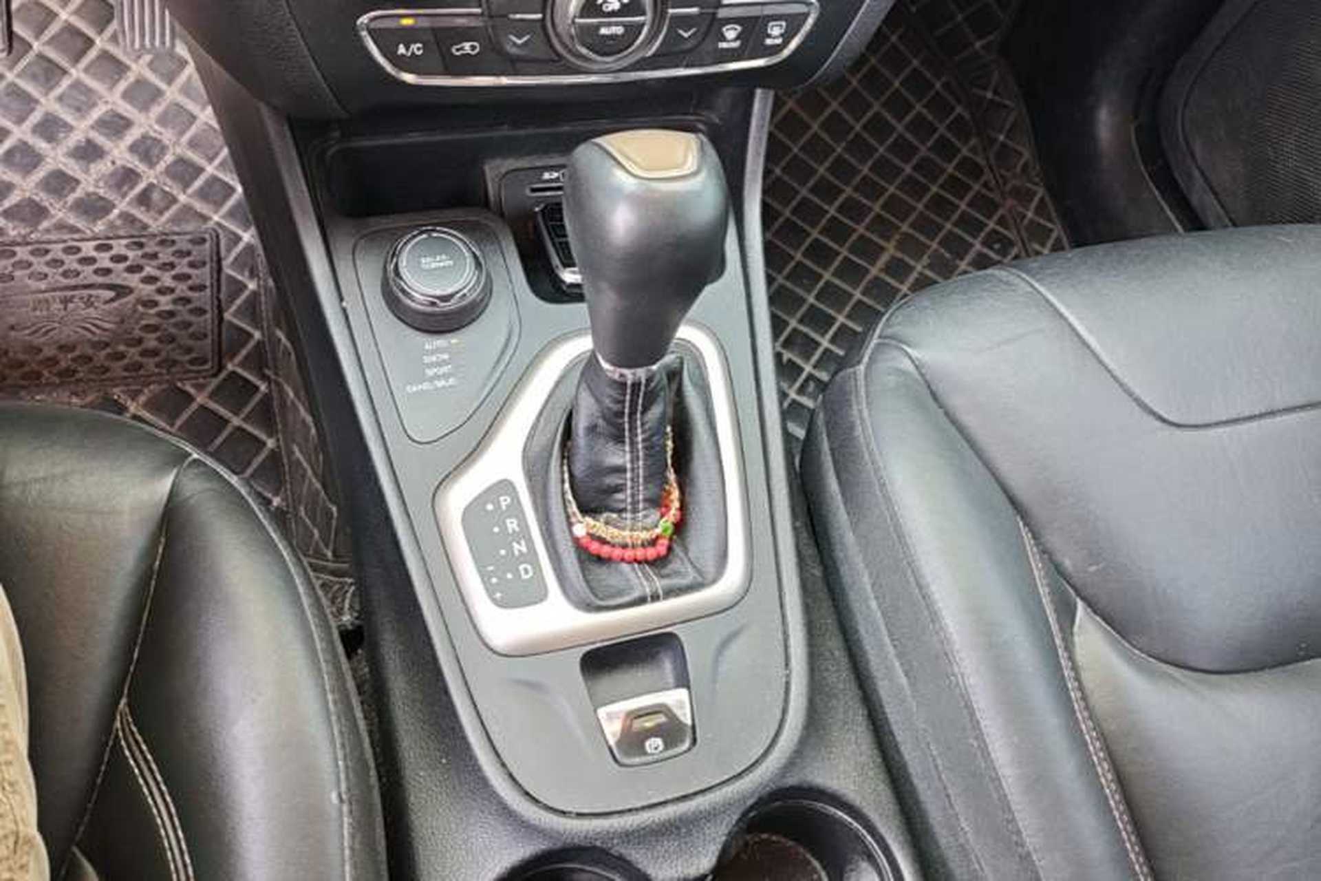 Used Jeep Cherokee 2016 2.4L 75th Anniversary Edition Gear Lever