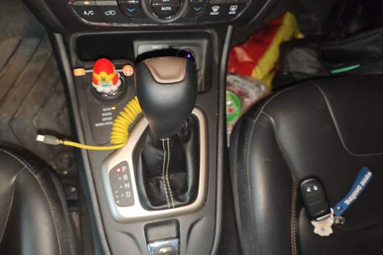 Used Jeep Cherokee 2016 2.4L 75th Anniversary Edition Gear Lever