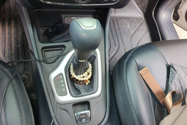 Used Jeep Cherokee 2016 2.4L Leading Edition Gear Lever