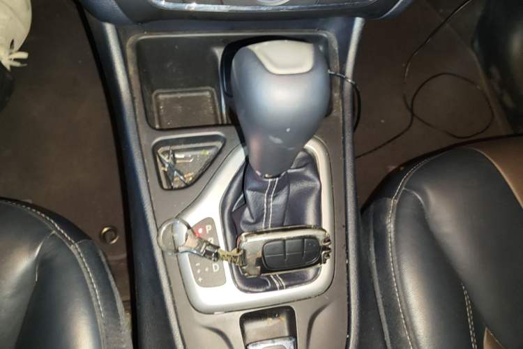 Used Jeep Cherokee 2016 2.4L Leading Edition Gear Lever