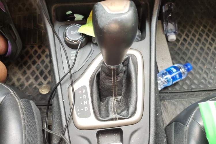 Used Jeep Cherokee 2016 2.4L 75th Anniversary Edition Gear Lever